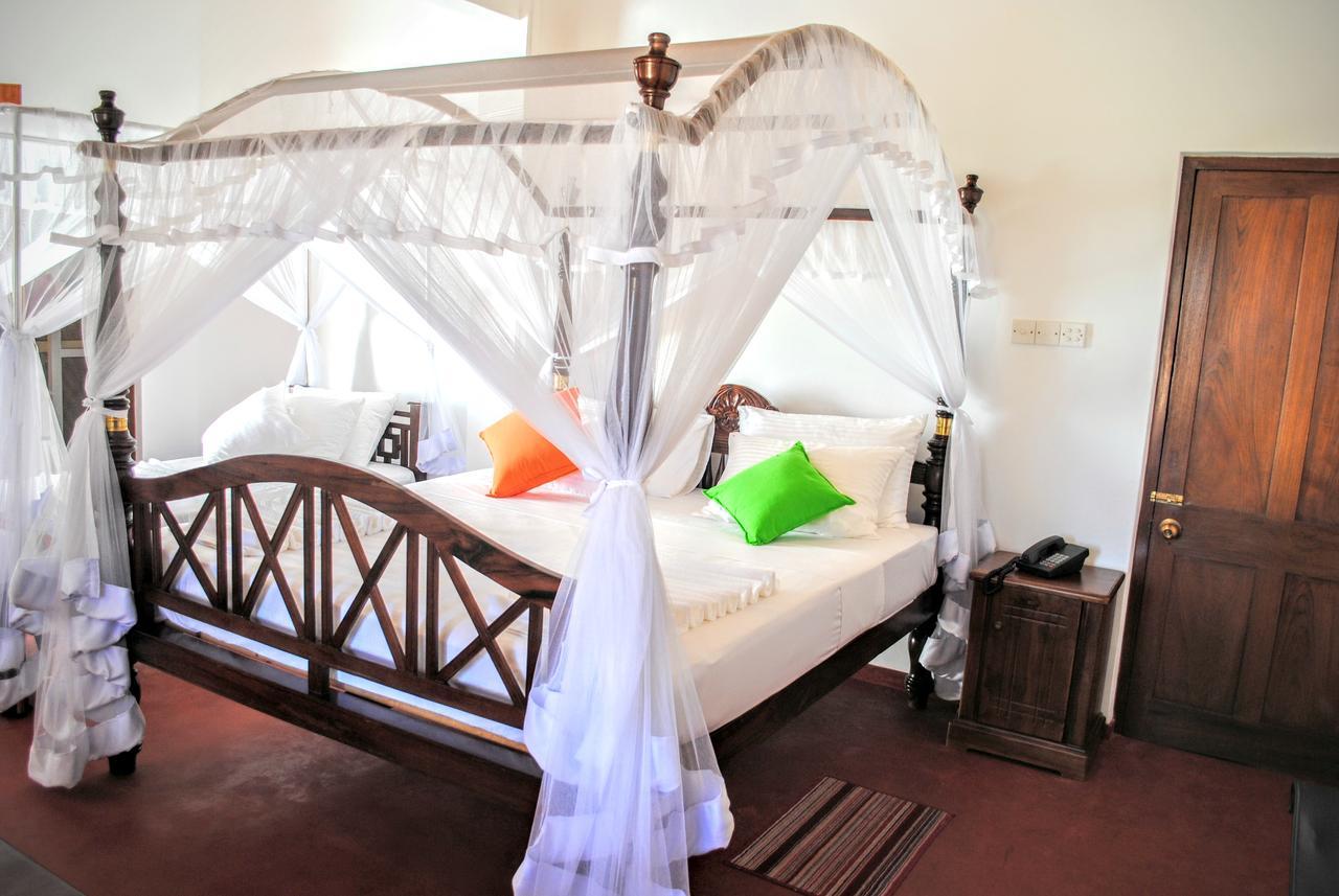 Miura Dutch Edge Hotel Negombo Kültér fotó