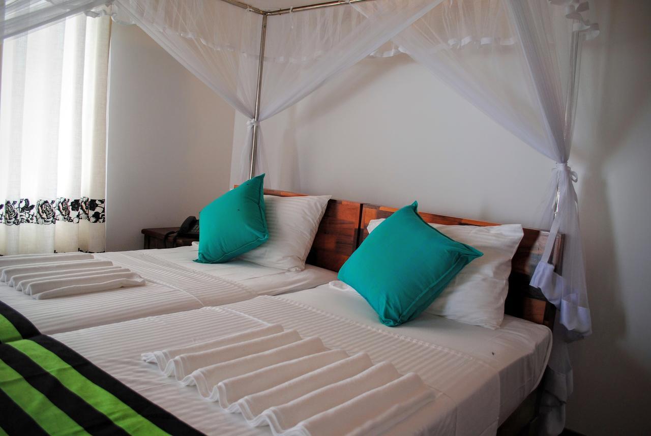 Miura Dutch Edge Hotel Negombo Szoba fotó